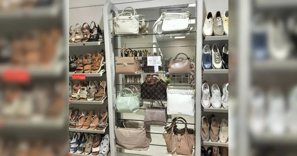 Sacs à main et rayons de chaussures en soldes chez votre chausseur à Munster